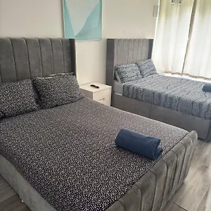 New! Xtra Large 4 Bedroom Up To 12 Guests Apartment